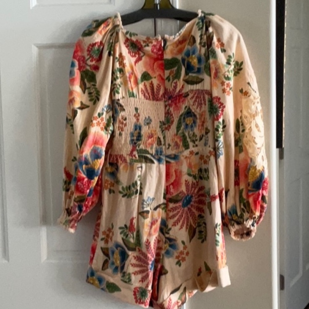 Farm Rio Floral Embroidered Romper W/Lace Sleeves Sz XS - Picture 2 of 6